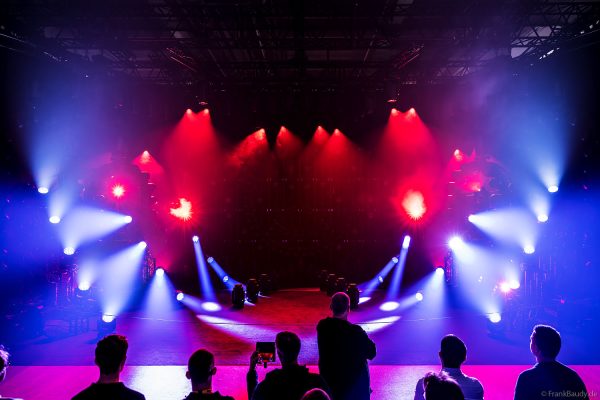 AYRTON mit seiner DEMO-Lichtshow auf der Prolight + Sound 2025 in Frankfurt - mit Veloce Profile, Mamba und Rivale Wash