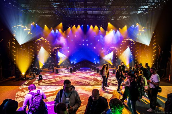 AYRTON mit seiner DEMO-Lichtshow auf der Prolight + Sound 2025 in Frankfurt - mit Veloce Profile, Mamba und Rivale Wash