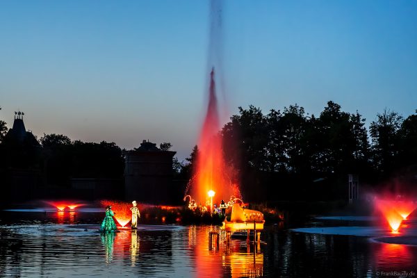Wassershow Les Noces de Feu im Freizeitpark Park Puy du Fou/Frankreich – Feuer trifft Musik und Emotionen
