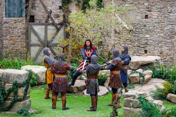 Tristan und seine Gefährten auf der gefährlichen Mission