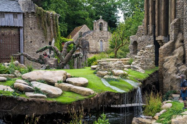 Magische Transformation der Bühne – L’Épée du Roi Arthur, Park Puy du Fou