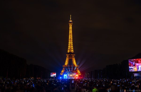 Concert de Paris 2025 am Eiffelturm beim französischen Nationalfeiertag in Paris am 14. Juli 2025, Fireworks Eiffel Tower National Day, Le feu d'artifice du 14 juillet - La tour Eiffel - Bastille Day