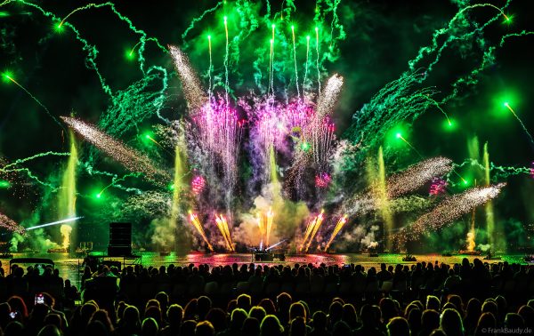 Fête du lac d’Annecy 2025 ist das größte Feuerwerks- und Wasserspektakel Europas und verzauberte mit „Ode à la Lune“ über 150.000 Besucher in Frankreich