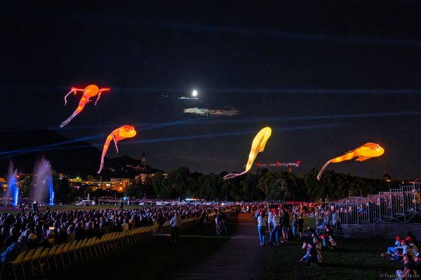 Imaginäre leuchtende Vögel, die Luminéoles, sorgten bei Fête du lac d’Annecy 2025 für magische Momente