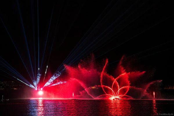 Fête du lac d’Annecy 2025 ist das größte Feuerwerks- und Wasserspektakel Europas und verzauberte mit „Ode à la Lune“ über 150.000 Besucher in Frankreich