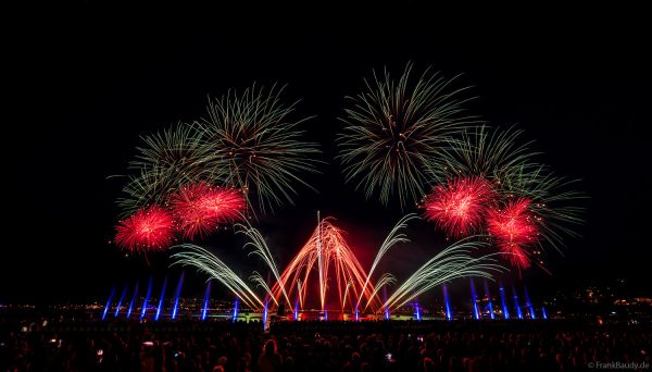 Fête du lac d’Annecy 2025 ist das größte Feuerwerks- und Wasserspektakel Europas und verzauberte mit „Ode à la Lune“ über 150.000 Besucher in Frankreich
