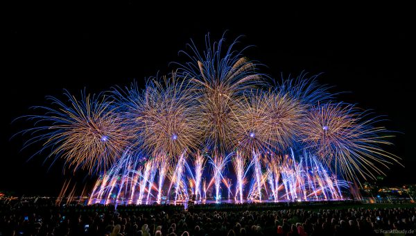 Fête du lac d’Annecy 2025 ist das größte Feuerwerks- und Wasserspektakel Europas und verzauberte mit „Ode à la Lune“ über 150.000 Besucher in Frankreich