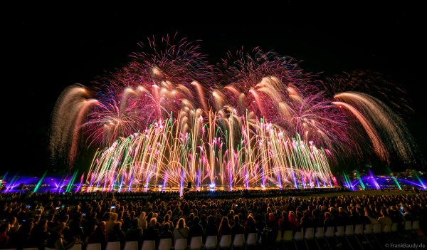 Fête du lac d’Annecy 2025 ist das größte Feuerwerks- und Wasserspektakel Europas und verzauberte mit „Ode à la Lune“ über 150.000 Besucher in Frankreich