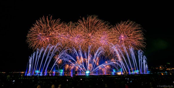 Fête du lac d’Annecy 2025 ist das größte Feuerwerks- und Wasserspektakel Europas und verzauberte mit „Ode à la Lune“ über 150.000 Besucher in Frankreich