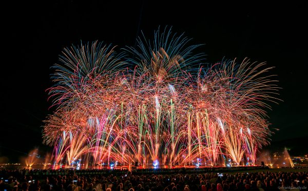 Fête du lac d’Annecy 2025 ist das größte Feuerwerks- und Wasserspektakel Europas und verzauberte mit „Ode à la Lune“ über 150.000 Besucher in Frankreich