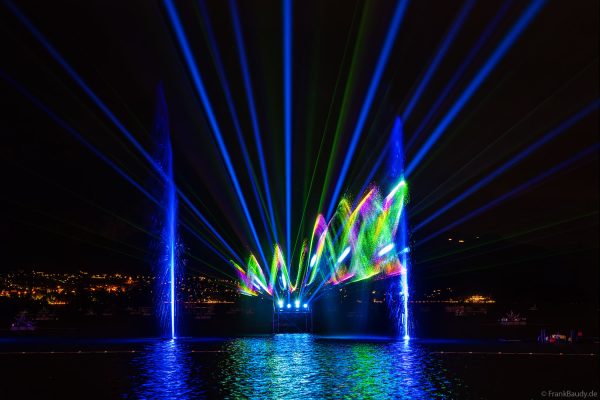 Fête du lac d’Annecy 2025 ist das größte Feuerwerks- und Wasserspektakel Europas und verzauberte mit „Ode à la Lune“ über 150.000 Besucher in Frankreich