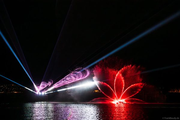 Fête du lac d’Annecy 2025 ist das größte Feuerwerks- und Wasserspektakel Europas und verzauberte mit „Ode à la Lune“ über 150.000 Besucher in Frankreich