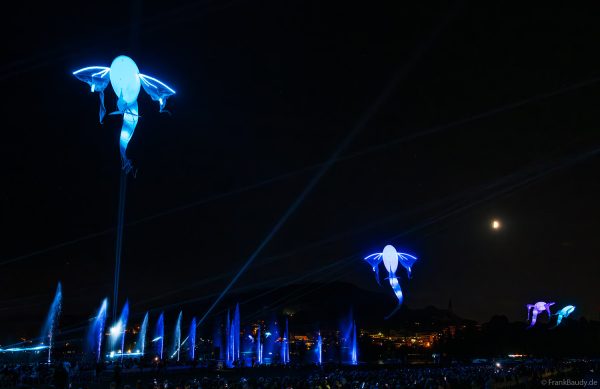 Imaginäre leuchtende Vögel, die Luminéoles, sorgten bei Fête du lac d’Annecy 2025 für magische Momente