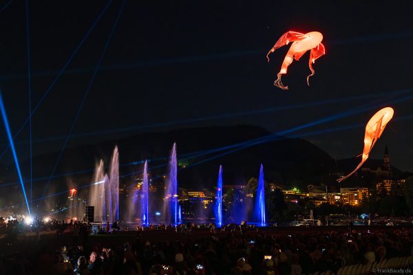 Imaginäre leuchtende Wesen, die Luminéoles, sorgten bei Fête du lac d’Annecy 2025 für magische Momente