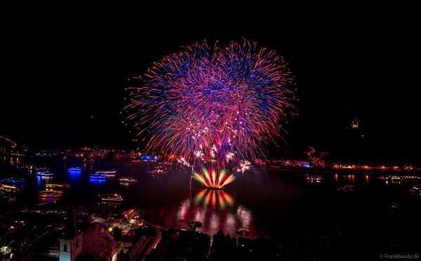 Rhein in Flammen 2025 in Sankt Goar – Feuerwerk auf dem Rhein zwischen Sankt Goar und Sankt Goarshausen zum 145-jährigen Jubiläum