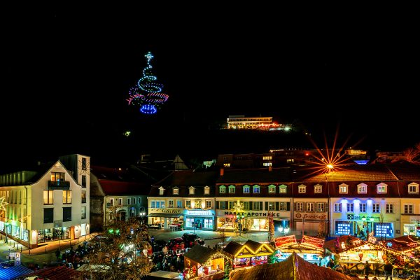 Glühweinhütte und Drohnenshow – Eröffnungsabend des Homburger Nikolausmarktes