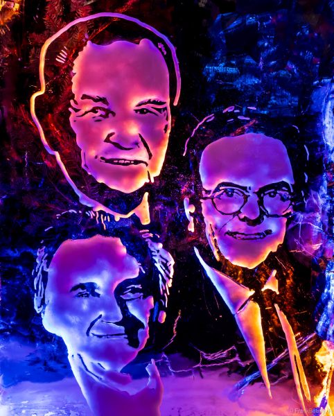 Die Gesichter der Gründerfamilie - Franz, Roland und Jürgen Mack in eine Eisplatte geschnitzt