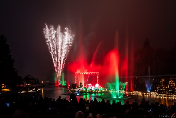 Winterliche Abendshow Firework of Memories während des Europa-Park