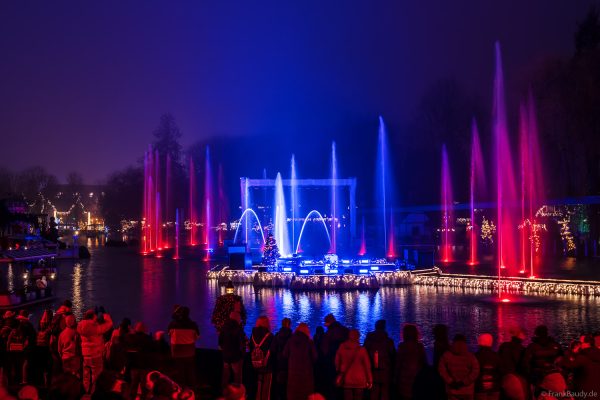 Winterliche Abendshow Firework of Memories während des Europa-Park