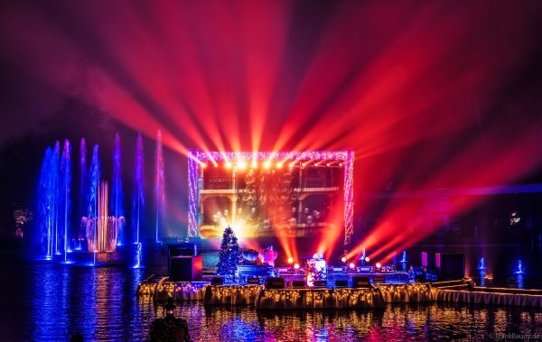 Winterliche Abendshow Firework of Memories während des Europa-Park