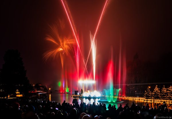 Winterliche Abendshow Firework of Memories während des Europa-Park