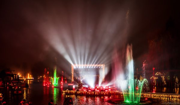 Winterliche Abendshow Firework of Memories während des Europa-Park