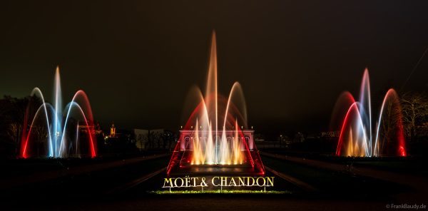 Prächtige Wassershow bei Moët & Chandon während Habits de Lumière 2025