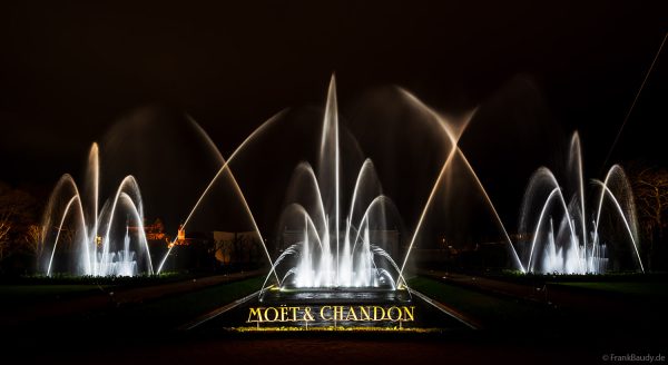 Prächtige Wassershow bei Moët & Chandon während Habits de Lumière 2025