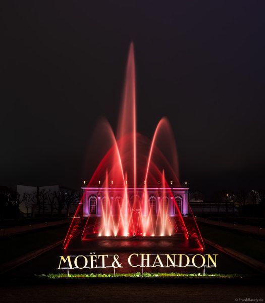 Prächtige Wassershow bei Moët & Chandon während Habits de Lumière 2025