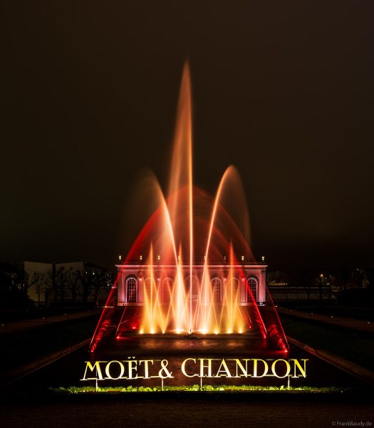 Prächtige Wassershow bei Moët & Chandon während Habits de Lumière 2025