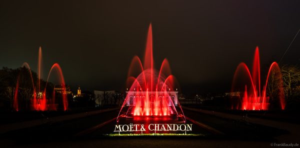 Prächtige Wassershow bei Moët & Chandon während Habits de Lumière 2025