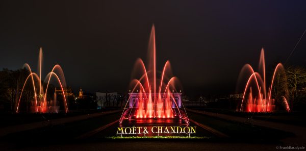 Prächtige Wassershow bei Moët & Chandon während Habits de Lumière 2025