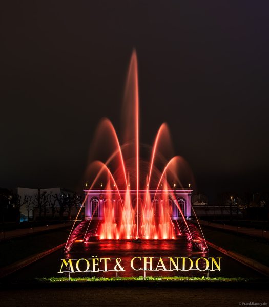 Prächtige Wassershow bei Moët & Chandon während Habits de Lumière 2025