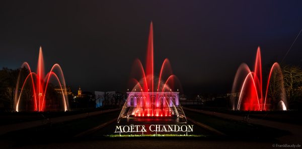 Prächtige Wassershow bei Moët & Chandon während Habits de Lumière 2025