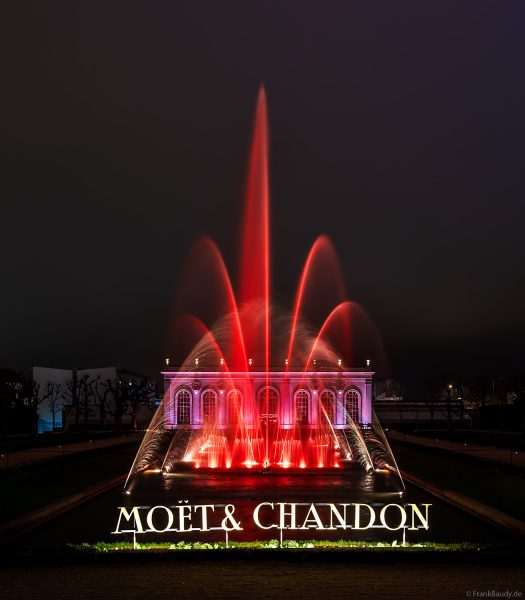 Prächtige Wassershow bei Moët & Chandon während Habits de Lumière 2025