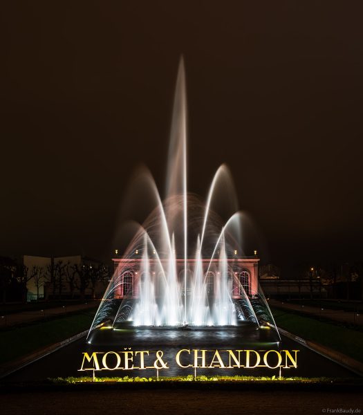 Prächtige Wassershow bei Moët & Chandon während Habits de Lumière 2025