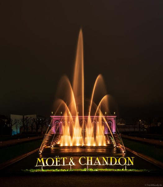 Prächtige Wassershow bei Moët & Chandon während Habits de Lumière 2025
