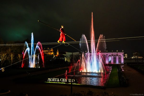 Wassershow mit Hochseilartistik bei Moët & Chandon in Épernay