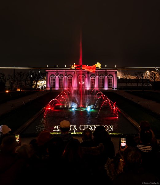 Hochseilartistik und Wassershow Symphonie Des Eaux bei Habits de Lumière 2025