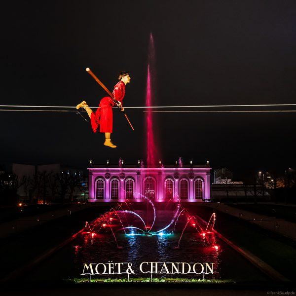 Hochseilartistik und Wassershow Symphonie Des Eaux bei Habits de Lumière 2025