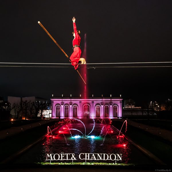 Hochseilartistik und Wassershow Symphonie Des Eaux bei Habits de Lumière 2025