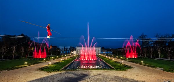 Champagnerhäuser öffnen ihre Höfe in Épernay