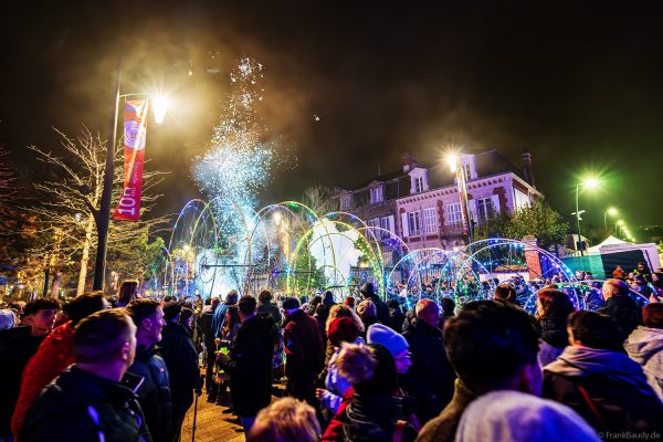 Futuristische Lichtshow mit COLOR WHEELS bei Habits de Lumière