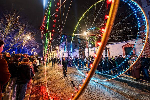 Futuristische Lichtshow mit COLOR WHEELS bei Habits de Lumière