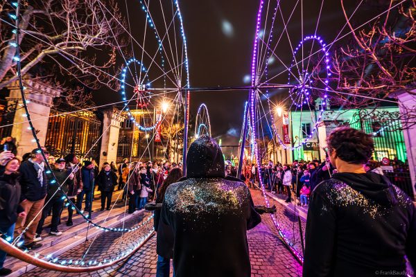 Habits de Lumière in Épernay mit spektakuläre Straßentheater-Paraden