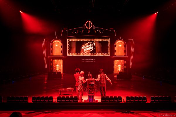 HOLIDAY ON ICE präsentiert mit CINEMA OF DREAMS großes Kino auf dem Eis