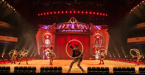 HOLIDAY ON ICE präsentiert mit CINEMA OF DREAMS großes Kino auf dem Eis