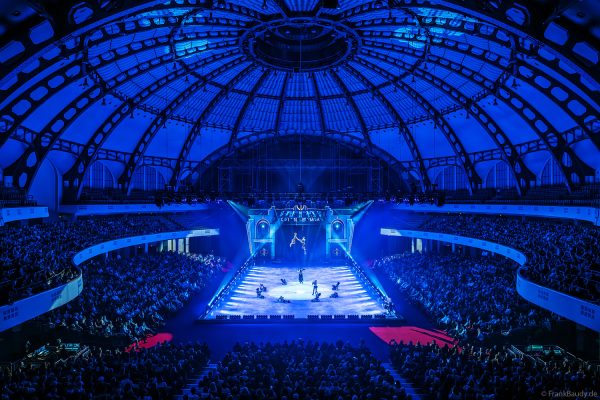 HOLIDAY ON ICE präsentiert mit CINEMA OF DREAMS großes Kino auf dem Eis