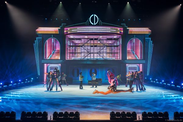 HOLIDAY ON ICE präsentiert mit CINEMA OF DREAMS großes Kino auf dem Eis