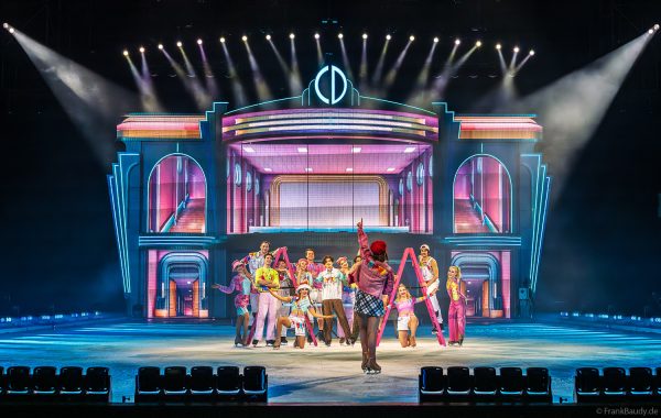 HOLIDAY ON ICE präsentiert mit CINEMA OF DREAMS großes Kino auf dem Eis